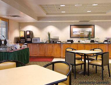 Wingate By Wyndham Hotel 3*
